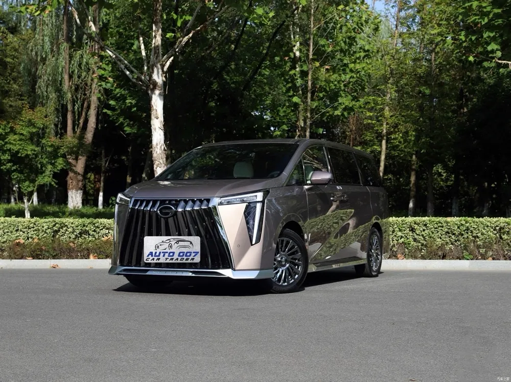 ٹرمپچی ایم 8 ہائبرڈ کار